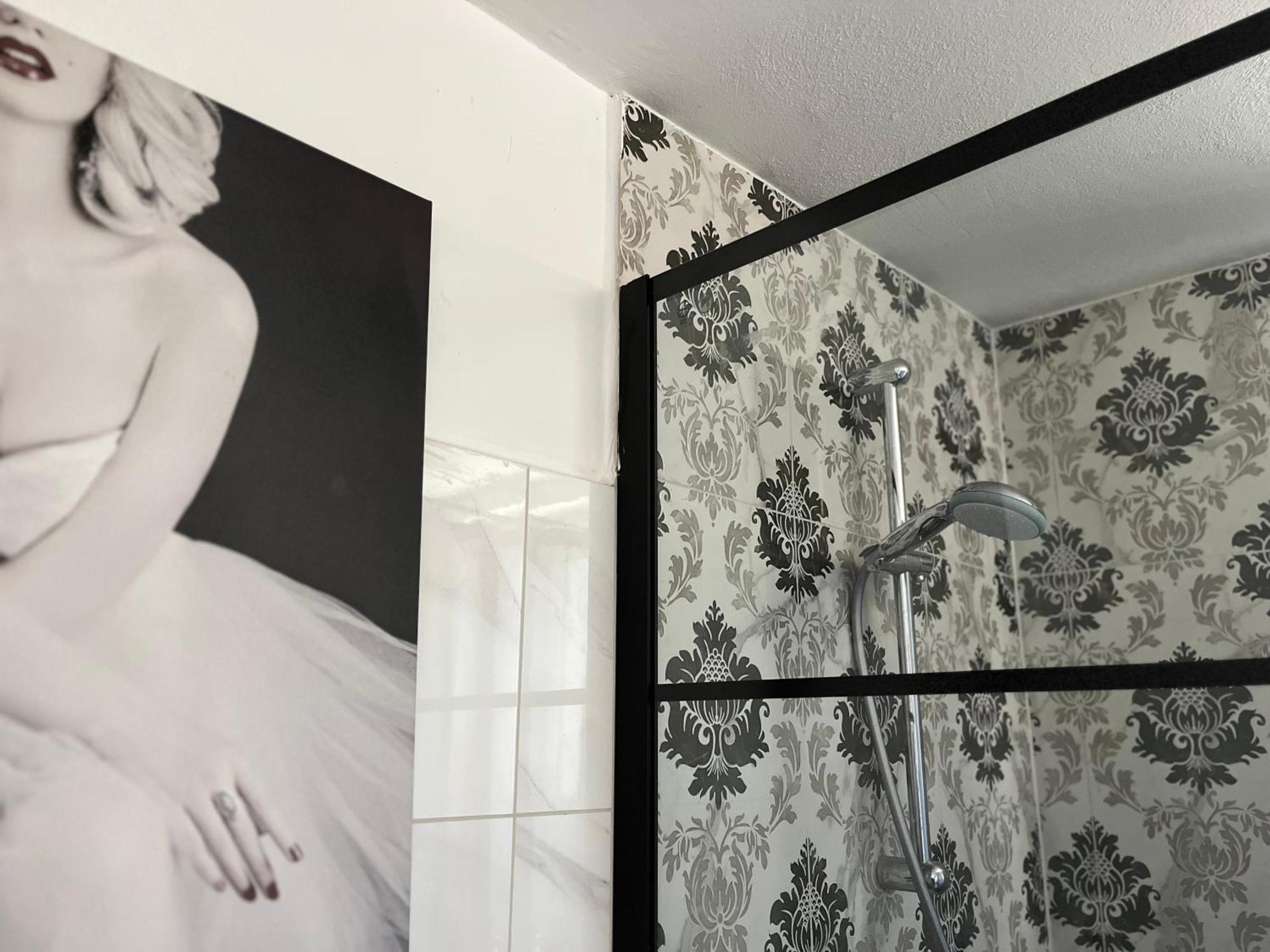 Hisa Megiclinic - Apartments & Healing Center コバリード エクステリア 写真